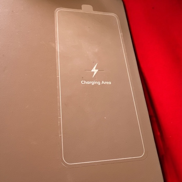 POUT Charging station pad model 00801 - Picture 2 of 3